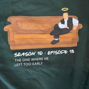Never worn L Friends sweatshirt with Matthew Perry